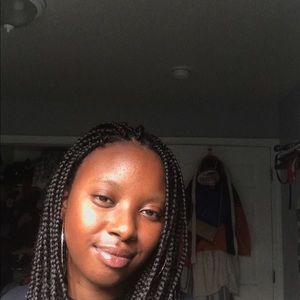 Meet your Posher, Ebony